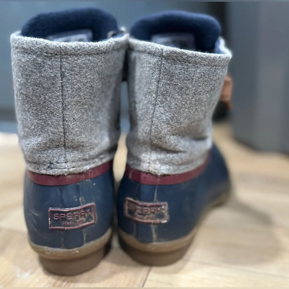 Sperry Women's Saltwater Rain Boots, size 5.5 Blue,‎ burgundy, and grey